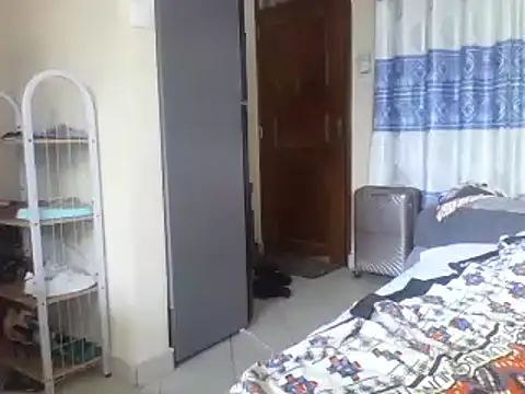 Snapshot of zainabsmile chatting on 02/24/25, 08:06 zainabsmile online show from 02/24/25, 08:06