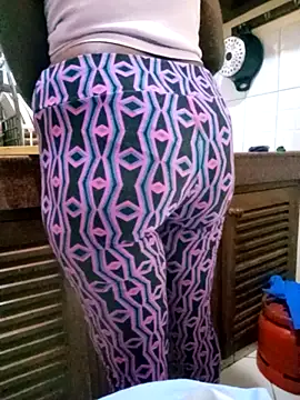 Snapshot of zainabsmile chatting on 10/11/25, 03:21 zainabsmile online show from 10/11/25, 03:21