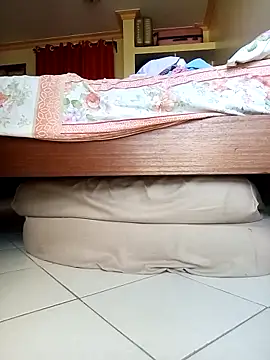 Snapshot of zainabsmile chatting on 10/17/25, 11:02 zainabsmile online show from 10/17/25, 11:02