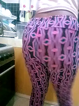 Snapshot of zainabsmile chatting on 11/03/25, 05:03 zainabsmile online show from 11/03/25, 05:03