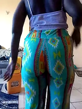 Snapshot of zainabsmile chatting on 11/05/25, 12:05 zainabsmile online show from 11/05/25, 12:05