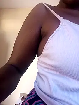 Snapshot of zainabsmile chatting on 12/03/25, 11:19 zainabsmile online show from 12/03/25, 11:19