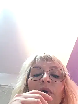 BritneyHudson online show from 04/21/26, 06:23