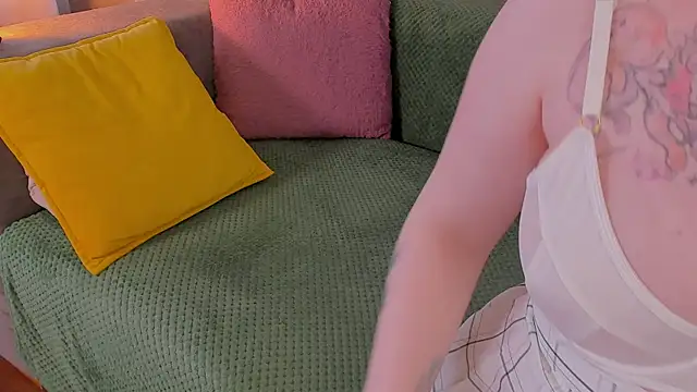 Snapshot of Tori_the_witch chatting on 09/21/25, 05:31 Tori the witch online show from 09/21/25, 05:31