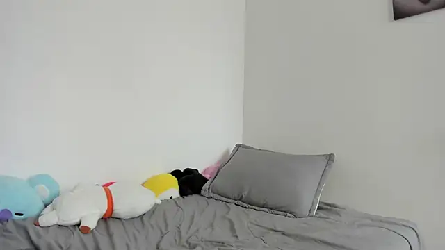 Snapshot of Eli_dl chatting on 09/19/25, 04:07 Eli dl online show from 09/19/25, 04:07