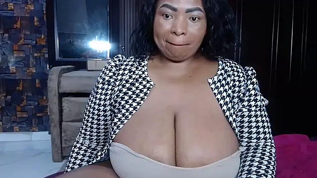 Snapshot of black_barbie4u chatting on 05/03/26, 12:16 black barbie4u online show from 05/03/26, 12:16