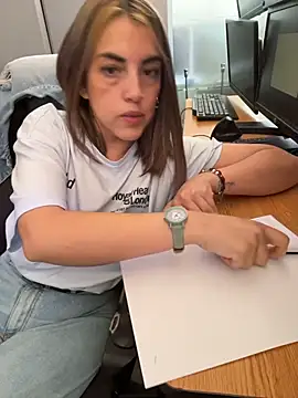 IsisLoveyes  online show from 01/07/26, 03:47