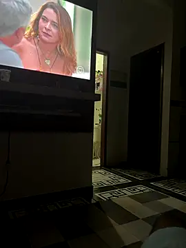 isaackaua online show from 10/10/25, 04:44