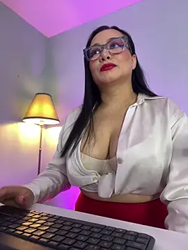 sharon leone26 online show from 12/21/25, 04:19