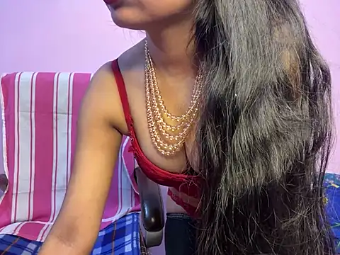 Snapshot of roshni-5 chatting on 01/19/25, 07:37 roshni-5 online show from 01/19/25, 07:37