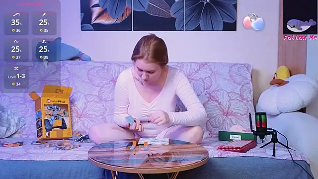 D0nna  online show from 09/28/25, 07:41