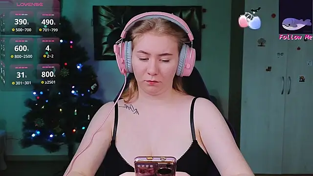 D0nna  online show from 12/02/25, 09:21