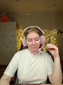 D0nna  online show from 03/22/26, 06:33