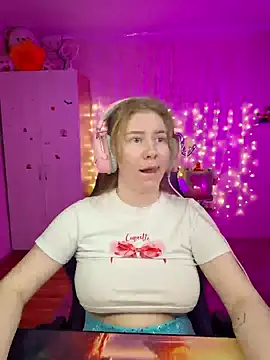 D0nna  online show from 04/19/26, 06:10