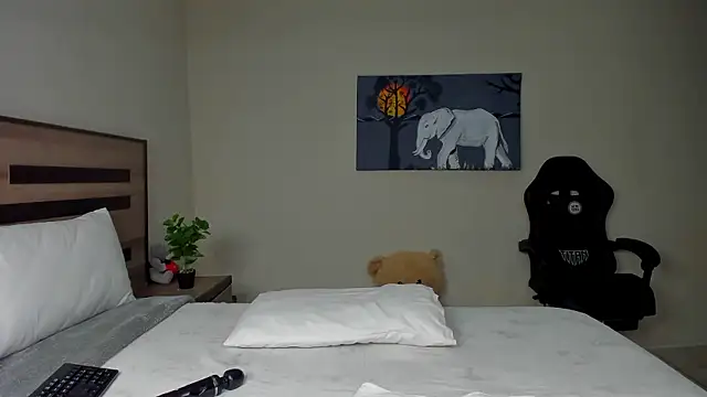 Renee-18 online show from 01/13/26, 10:37