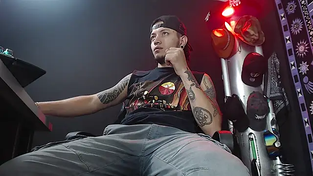 Dicaprioo  online show from 03/04/25, 08:16