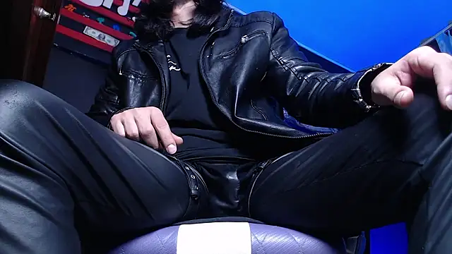 Dicaprioo  online show from 02/04/26, 11:49