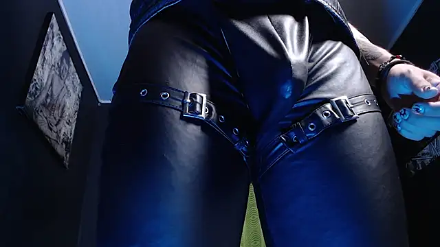 Dicaprioo  online show from 04/23/26, 07:41