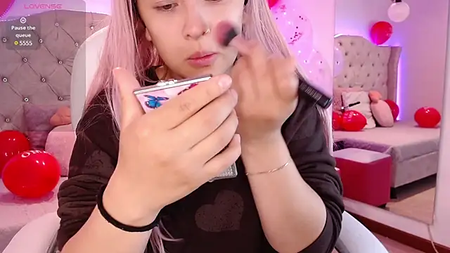 Charlotte Jones   online show from 02/15/25, 11:28