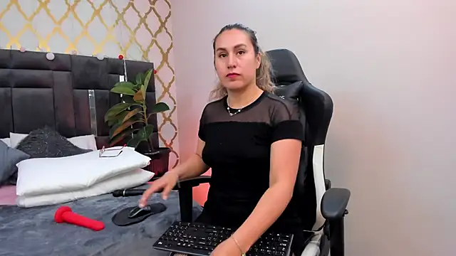 RubbyTaylor online show from 02/08/25, 08:42