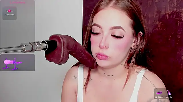 Snapshot of kristal_blond chatting on 01/25/25, 04:02 kristal blond online show from 01/25/25, 04:02