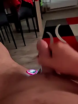 Szeltolo001 online show from 03/26/26, 12:39