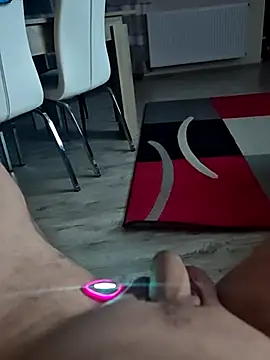 Szeltolo001 online show from 04/18/26, 09:26