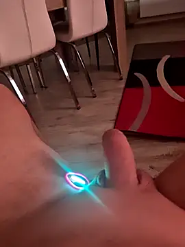 Szeltolo001 online show from 04/23/26, 12:34