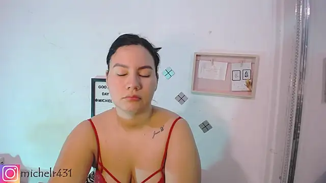 Mia  reys online show from 09/22/25, 12:18