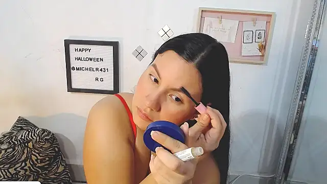 Mia  reys online show from 11/14/25, 12:37