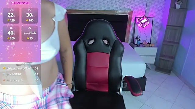 Snapshot of delilaquinn chatting on 03/22/25, 03:20 delilaquinn online show from 03/22/25, 03:20