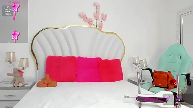 CahitlinBell online show from 02/28/25, 06:32