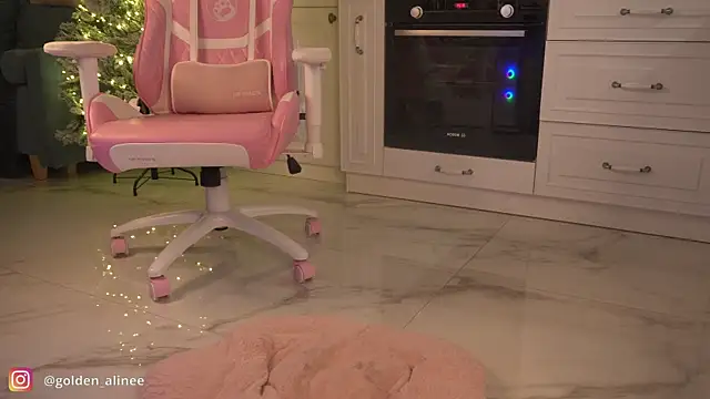 Golden Aline online show from 01/08/25, 09:12