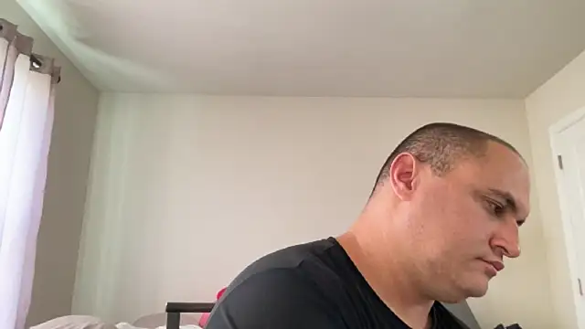 SluggishChase99 online show from 11/05/25, 05:57