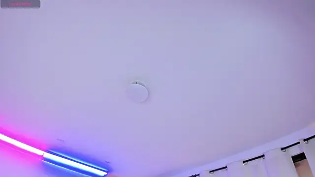 Snapshot of EmmaCrush chatting on 02/19/25, 08:20 EmmaCrush online show from 02/19/25, 08:20