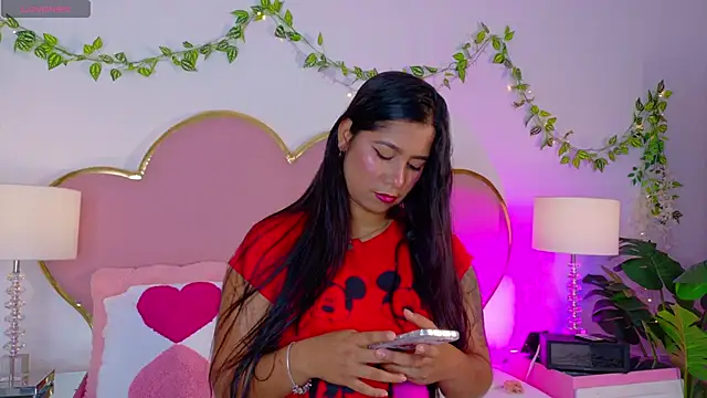 EmmaCrush online show from 12/20/25, 09:11