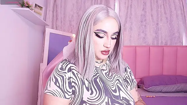 Snapshot of bella-green chatting on 02/14/25, 07:02 bella-green online show from 02/14/25, 07:02