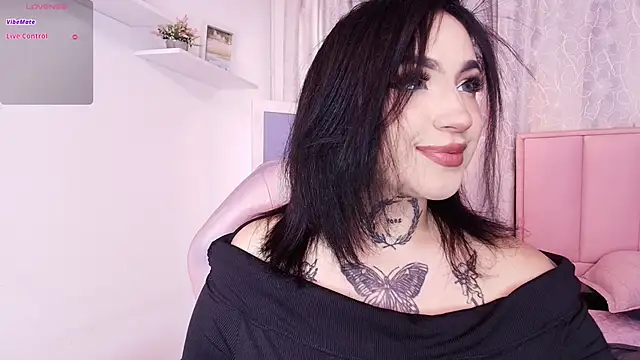 Snapshot of bella-green chatting on 03/07/25, 07:05 bella-green online show from 03/07/25, 07:05