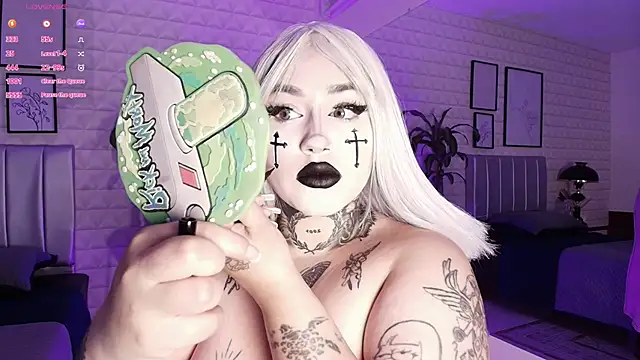 Snapshot of bella-green chatting on 09/13/25, 07:13 bella-green online show from 09/13/25, 07:13