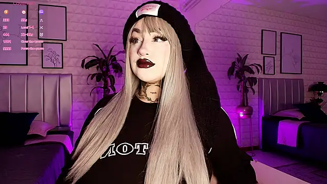 Snapshot of bella-green chatting on 09/25/25, 07:06 bella-green online show from 09/25/25, 07:06