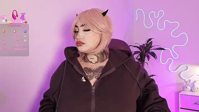 Snapshot of bella-green chatting on 09/27/25, 03:50 bella-green online show from 09/27/25, 03:50