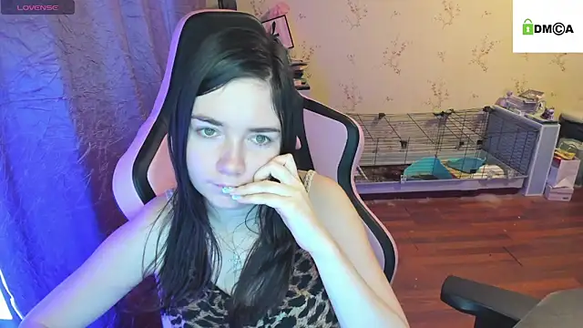 Crazy forest fairy online show from 10/16/25, 04:57