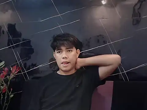 hoenika online show from 02/02/26, 09:41