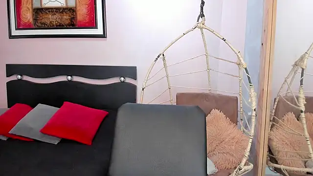  alaiasmile  online show from 04/19/26, 12:04