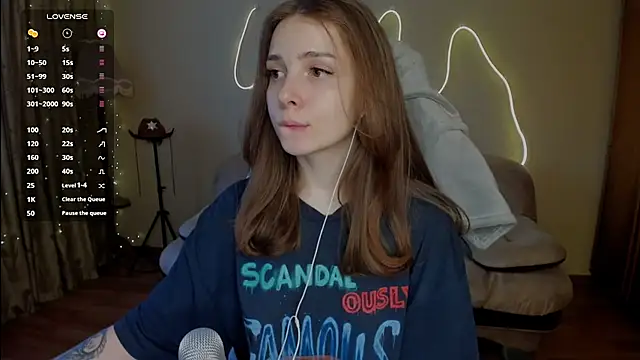 Snapshot of Kami_kam chatting on 02/21/25, 02:06 Kami kam online show from 02/21/25, 02:06