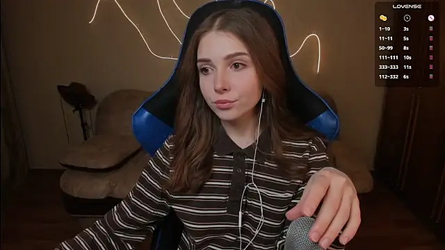 Snapshot of Kami_kam chatting on 03/10/25, 06:45 Kami kam online show from 03/10/25, 06:45