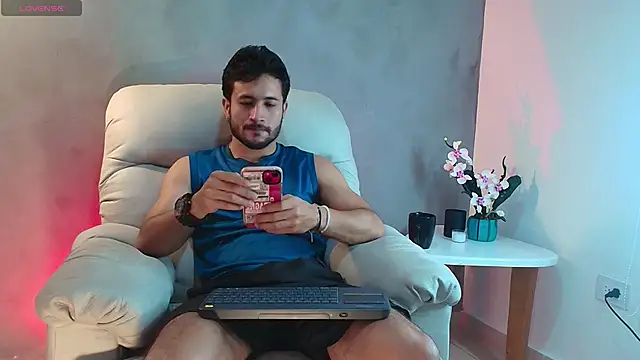 Snapshot of Valentinoford chatting on 03/04/25, 12:29 Valentinoford online show from 03/04/25, 12:29