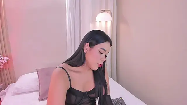 Snapshot of mara_brooks chatting on 12/02/25, 08:37 mara brooks online show from 12/02/25, 08:37