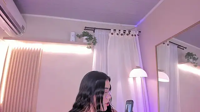 Snapshot of mara_brooks chatting on 01/07/26, 10:01 mara brooks online show from 01/07/26, 10:01