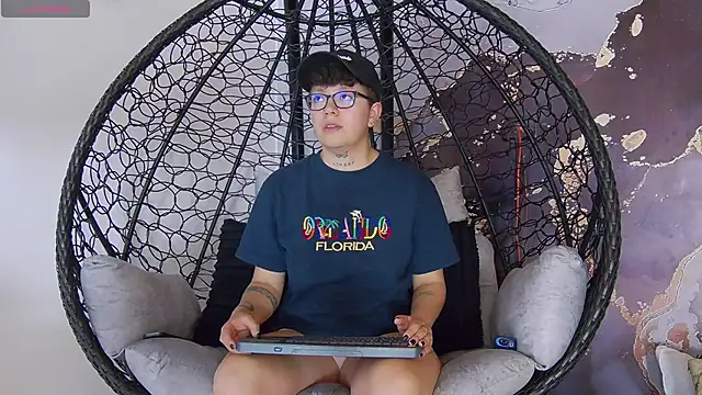 alex noa online show from 09/24/25, 07:50